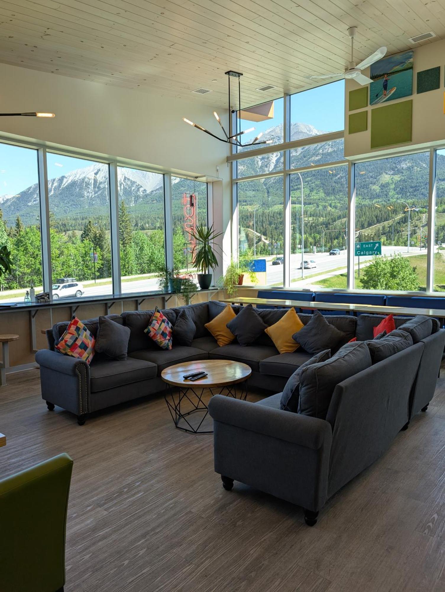 Hostel Downtown Canmore